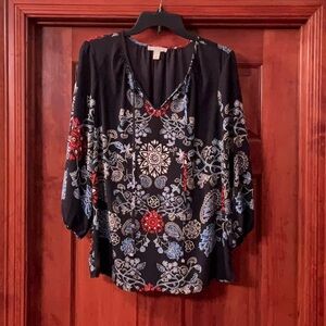 DbDk Fashion Black and Red Graphic Blouse